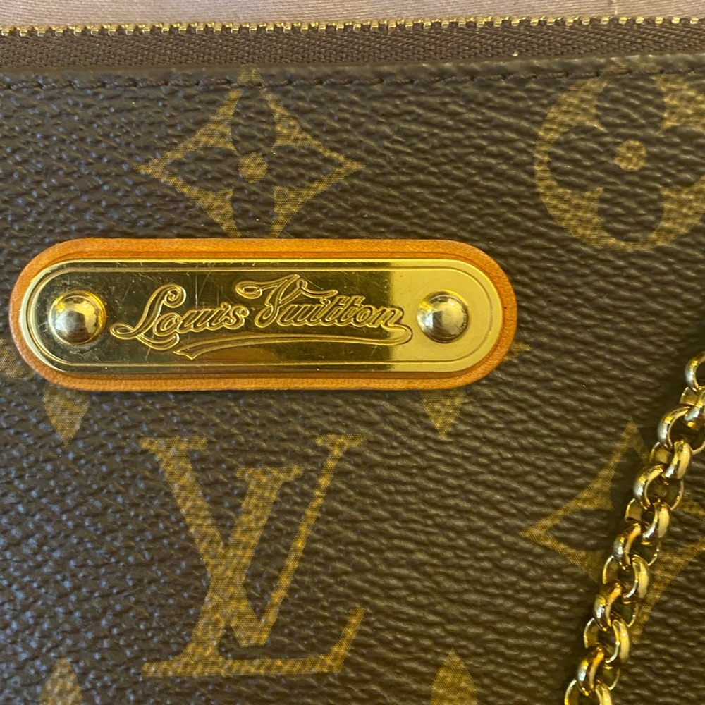Beautiful Louis Vuitton Eva Clutch